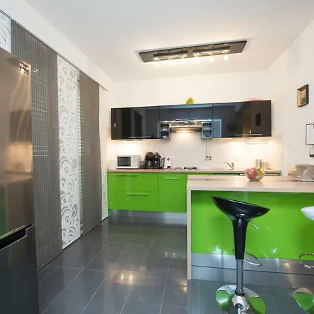 Elijah Creek * Split