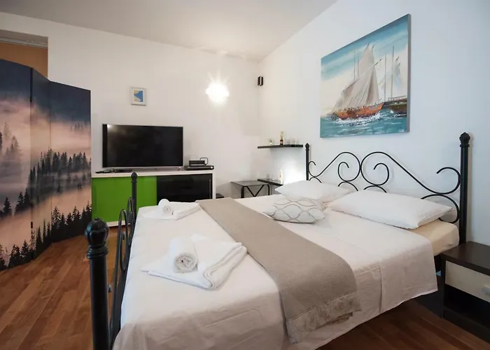 Elijah Creek Feriehus Split