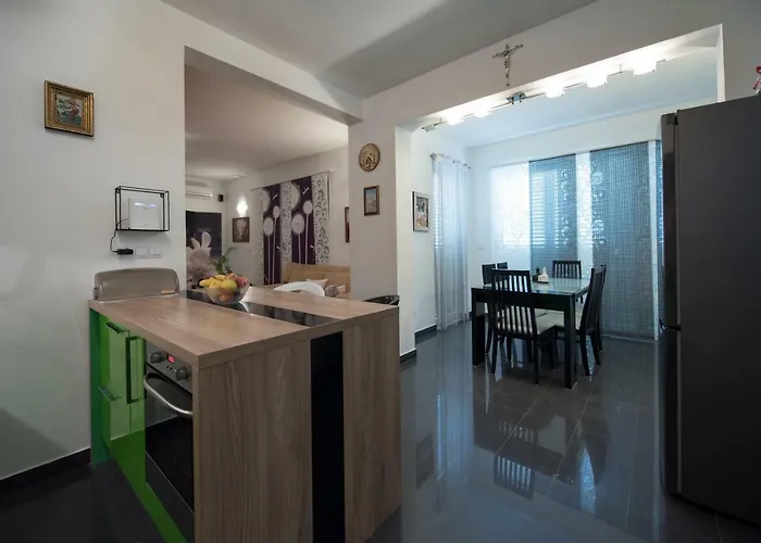 Elijah Creek Feriehus Split